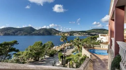 Spacious villa with pool and panoramic sea views in Camp de Mar