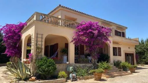 Mediterranean finca with beautiful pool and garden close to Portocolom