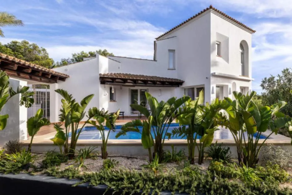 Exquisite Otzoup-style villa, only a few minutes from the sea in Santa Ponsa