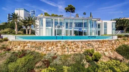 Extraordinaria villa de diseño sobre el mar en Sol de Mallorca