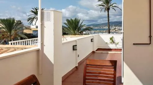 Bonita casa adosada con impresionantes vistas al puerto en Portixol - Palma