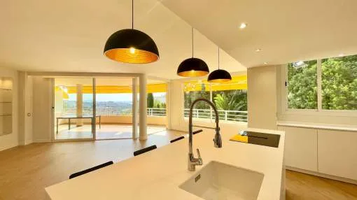 Elegante apartamento de tres habitaciones con vista panorámica en el suroeste de Mallorca.