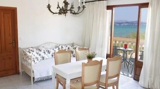 Encantador apartamento en primera línea de mar en Son Serra de Marina