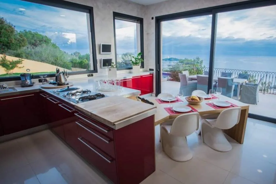 Imponente Villa con espectaculares vistas al mar en Alcanada