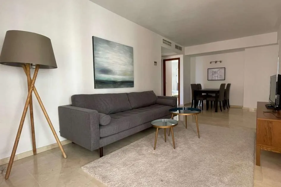 Apartamento renovado con muebles modernos a poca distancia del puerto de Palma