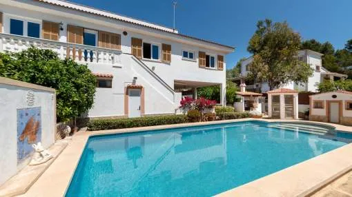 Casa mediterránea en venta en la zona residencial de Santa Ponsa