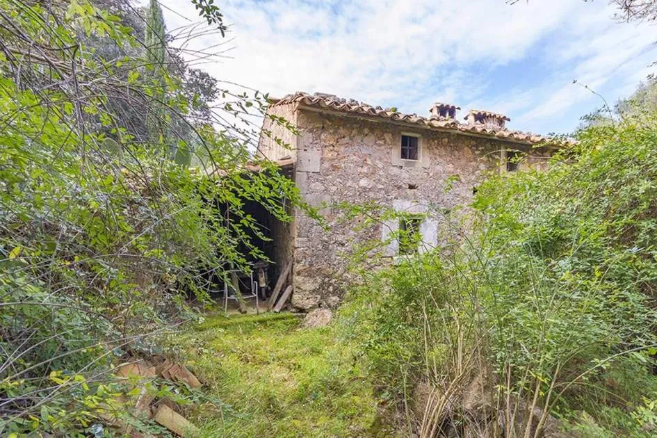 Finca de piedra mallorquina para reformar en Vall d'en March, Pollensa