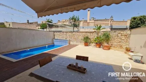 Maravilloso chalet con gran terraza y piscina en el tranquilo pueblo de Maria de la Salut.