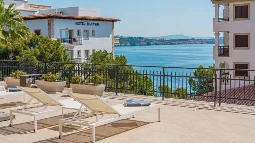 Elegante apartamento con vistas al mar en una ubicación privilegiada en Illetas