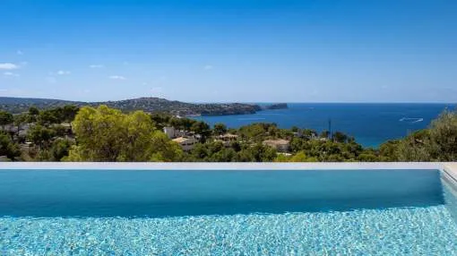 Fantástica villa de obra nueva con vistas panorámicas al mar en Costa de la Calma