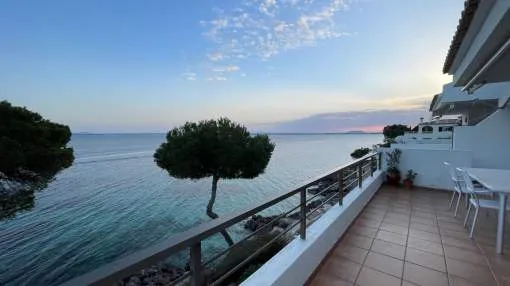 Fantástico apartamento con vistas y acceso directo al mar en Alcanada para alquiler de corta temporada