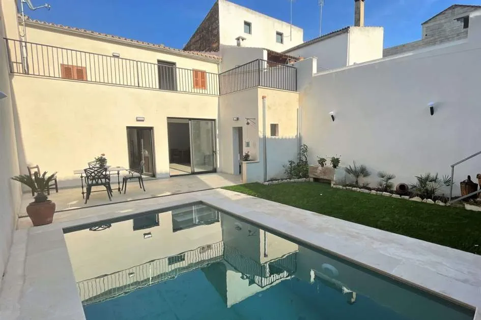 Casa de pueblo reformada con piscina en Sa Pobla Casa de pueblo reformada con piscina en Sa Pobla
