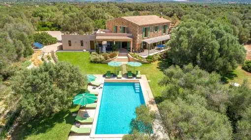 Villa de lujo en una zona tranquila en el sureste de Mallorca, cerca de Santanyi. 10% del precio en septiembre 16-29 y October 8-31