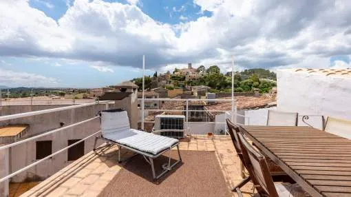 Hermosa casa de pueblo en Selva con vistas despejadas y terraza en la azotea
