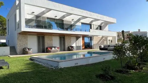 Villa Moderna en Cala Vinyes: Elegancia y Comodidad con Vistas Excepcionales