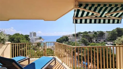 Apartamento moderno con vistas y acceso directo al mar en Cala Vinyas