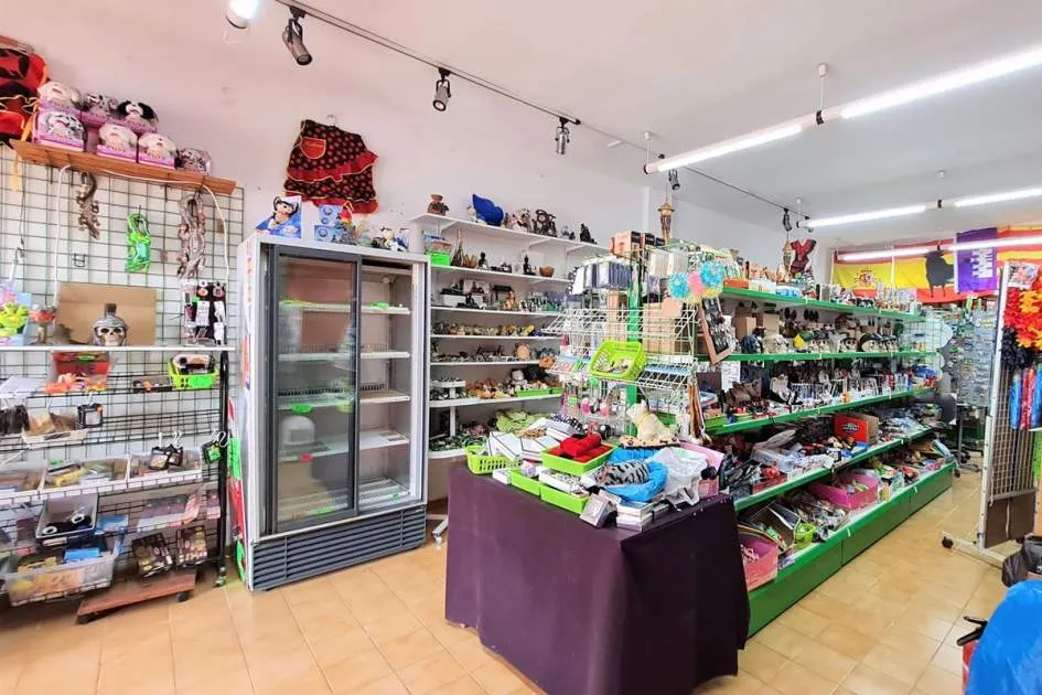 Local en complejo comercial.