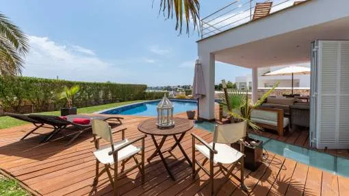 Fantástica villa con piscina y vistas al mar en el puerto de Cala D'Or
