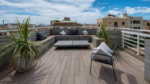 Ático con elegante terraza privata en Santa Catalina