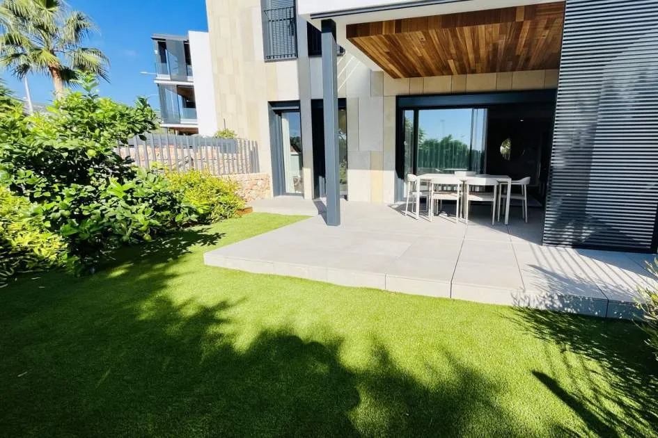 Planta baja de obra nueva ubicada en excelente urbanización.