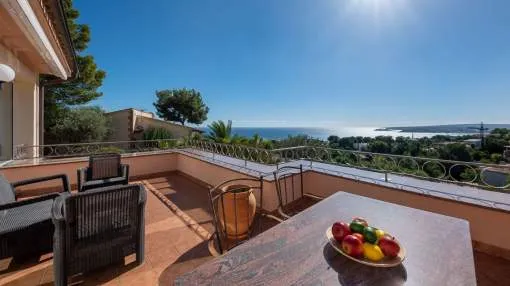 Villa mediterránea con vistas al mar en Costa den Blanes, ubicada encima de Puerto Portals