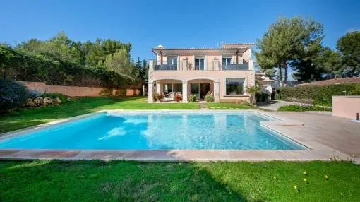 Impecable villa con piscina orientada al sur exclusiva de First Mallorca