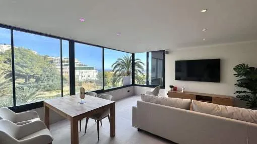 Apartamento de lujo con vistas al mar y acceso directo al puerto en Puerto Portals en venta