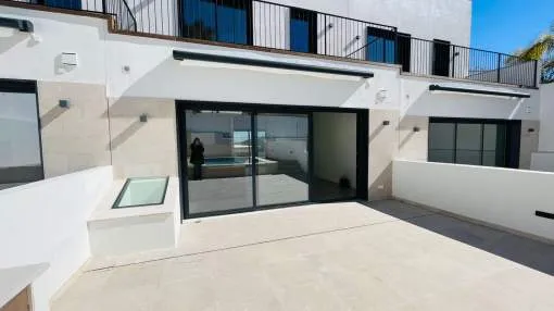 Casa adosada de nueva construcción en Génova con piscina privada y vistas panorámicas