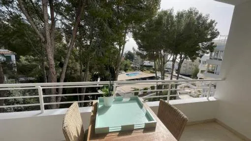 Apartamento reformado en una bonita comunidad con parking y piscina en Cas Catala en venta