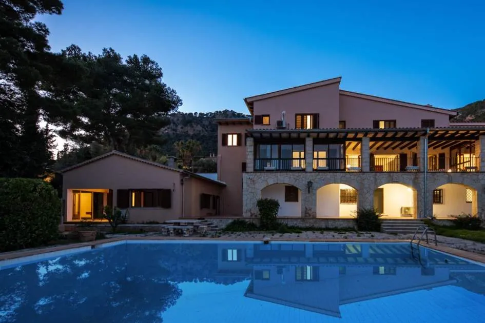 Fantástica casa señorial en Valldemossa con muchas posibilidades.