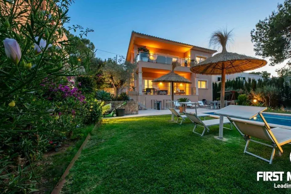 Hermosa villa cerca del exclusivo puerto de Port Adriano
