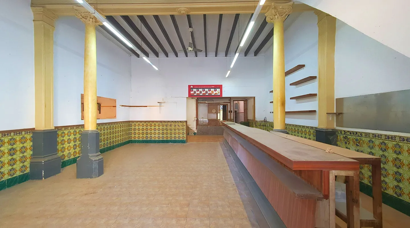Excepcional Local Comercial en el Corazón de Llucmajor – Ideal para Cualquier Tipo de Negocio Excepcional Local Comercial en el Corazón de Llucmajor – Ideal para Cualquier Tipo de Negocio