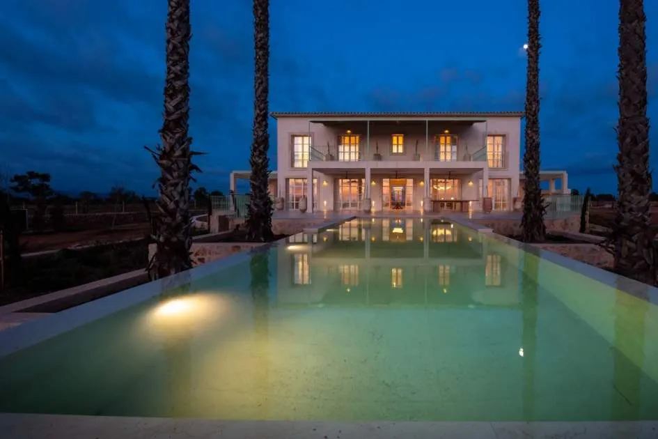 Finca de diseño con vistas al mar, lejanas y cabrera