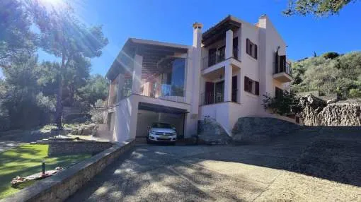 Exquisita finca de 4 dormitorios en Esporles con vistas panorámicas a la naturaleza