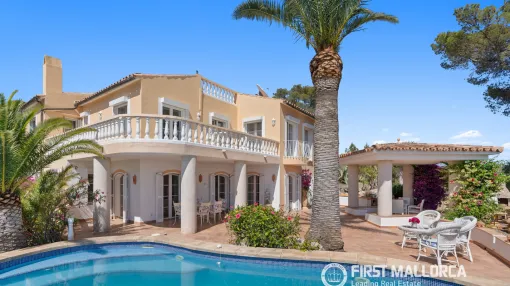 Encantadora casa orientada al sur con impresionantes vistas al mar, al puerto y a La Mola en Port Andratx