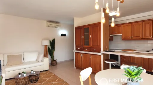 Ático costero con amplia terraza en azotea en Colonia de Sant Jordi