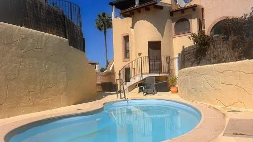 Casa mediterránea con piscina privada en Camp de Mar, a poca distancia de la playa