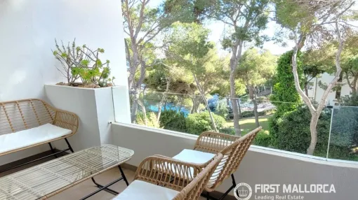 Piso moderno en comunidad con piscina y acceso directo al mar