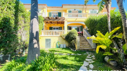Casa de 3 dormitorios con piscina comunitaria y jardín en Calvià