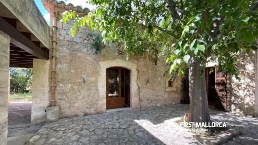Finca rústica en Sineu con placas solares y apartamento independiente