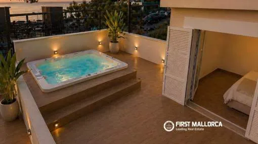 Apartamento reformado con una gran terraza con vistas al mar en Puerto de Sóller