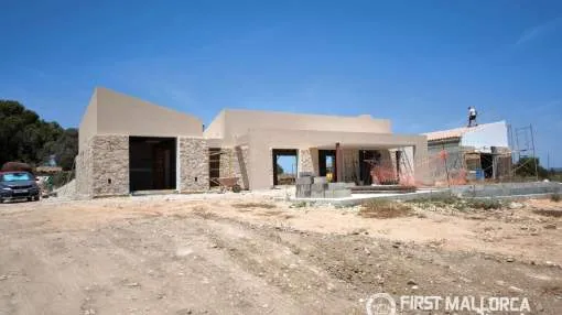 Arquitectura contemporánea con esencia mediterránea y vistas al mar