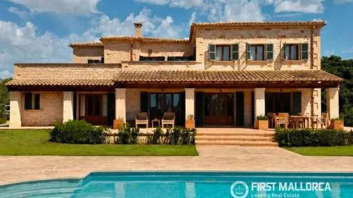 Exclusiva finca con vistas panorámicas y gran potencial cerca de Ses Salines