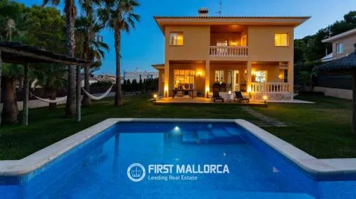 Casa independiente en segunda línea de mar en Santa Ponsa