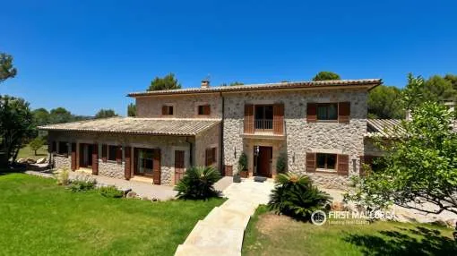 Amplia villa independiente en una exclusiva zona residencial de Santa Ponsa.