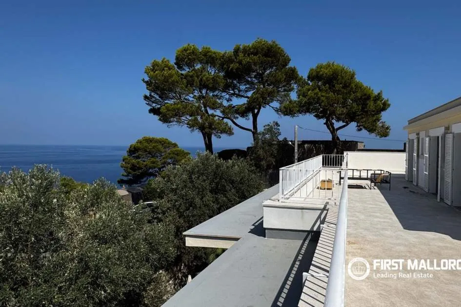 Apartamento reformado con una gran terraza con vistas al mar en Puerto de Sóller