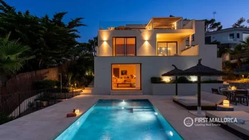 Exclusiva villa con piscina y vistas panorámicas en Costa d’en Blanes