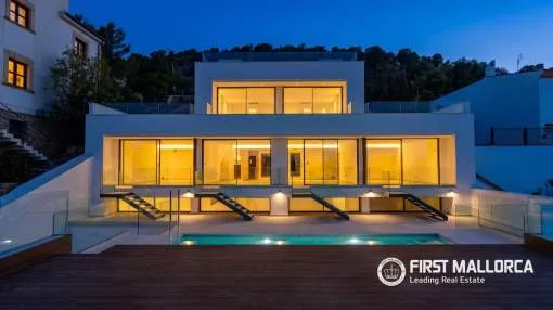 Exclusivo tríplex con azotea y vistas panorámicas al mar en Génova