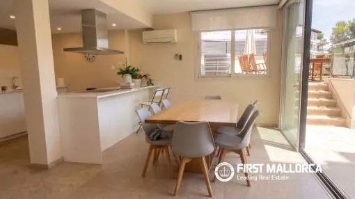 Exclusiva vivienda de lujo con amplias terrazas y apartamento independiente en Cas Català