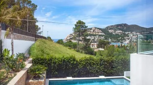 Exclusivo apartamento de lujo con vistas al puerto y al mar en Port d’Andratx